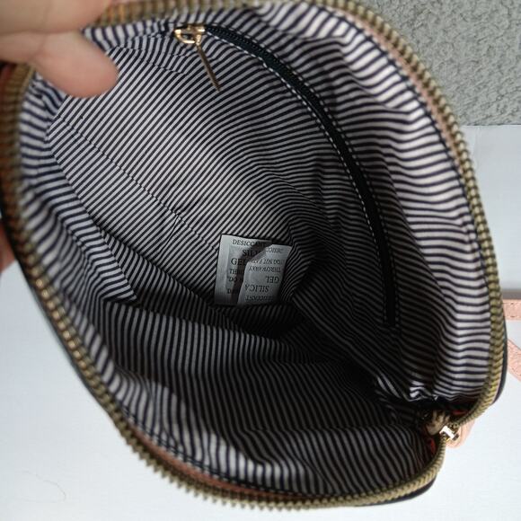 Deluxity Los Angeles Vegan Purse Soft Pink Small Shoulder Bag NWT - Picture 5 of 8